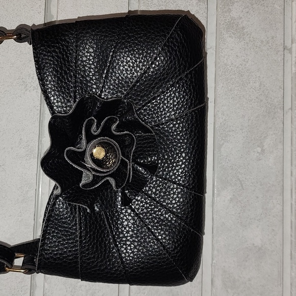 Elegant Black Vegan Leather Shoulder Bag - Picture 1 of 10